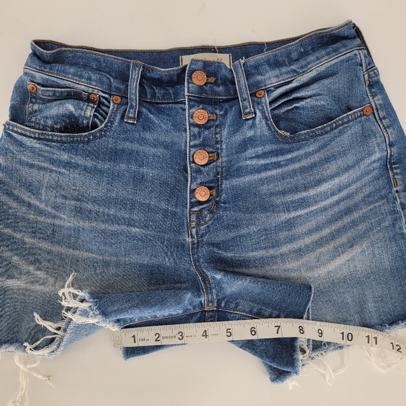 High-Rise Denim Boyshorts. Button-Through Edition - Picture 8 of 10